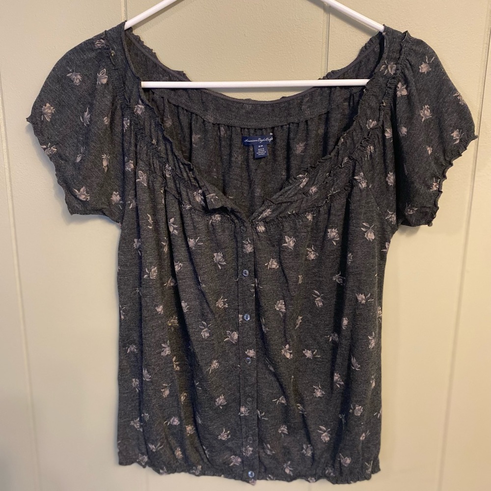 American Eagle t shirt